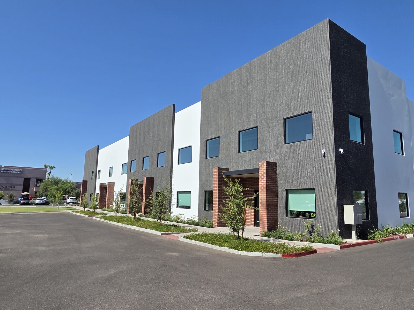 Low-E Glazing in Arizona: Why SHGC Matters More Than U-Factor